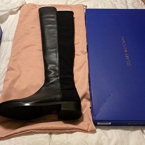 Worn once. Like new. Soft leather. Beautiful! Husband bought same pair for me!